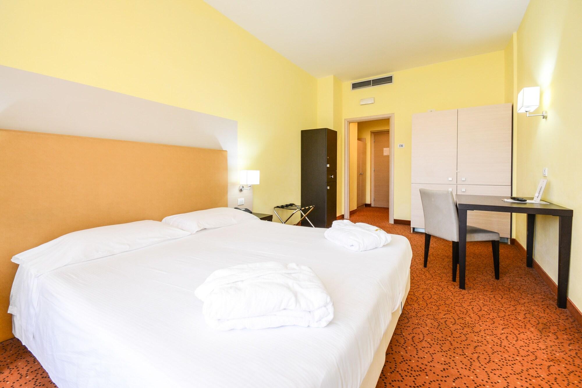 Regal Hotel Brescia Exterior foto